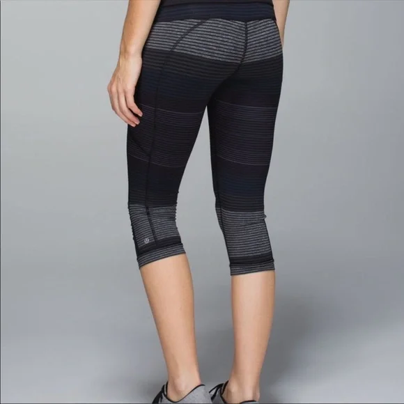 🦄 LULULEMON OM Stripe legging PANTS 6 rare